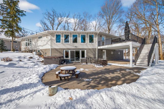 8475 Hidden Bay Trail N, Lake Elmo, MN 55042