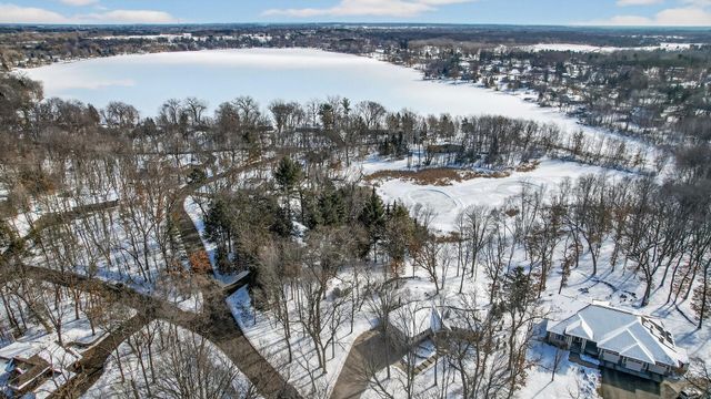 8475 Hidden Bay Trail N, Lake Elmo, MN 55042