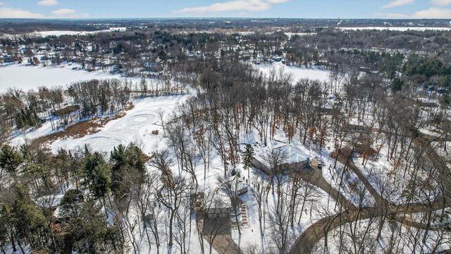 8475 Hidden Bay Trail N, Lake Elmo, MN 55042