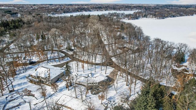 8475 Hidden Bay Trail N, Lake Elmo, MN 55042