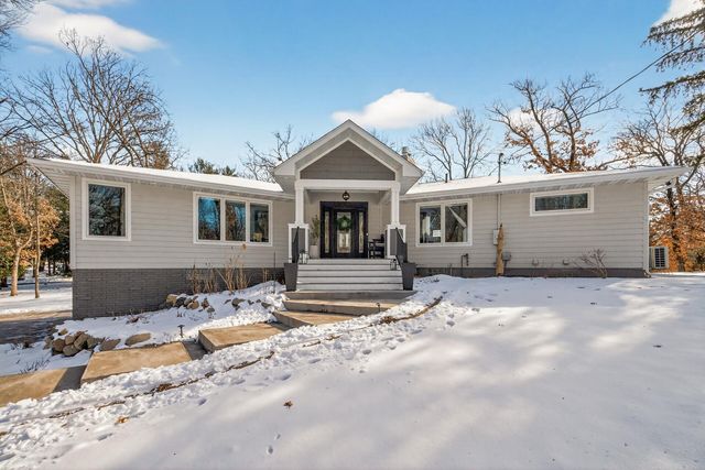 8475 Hidden Bay Trail N, Lake Elmo, MN 55042