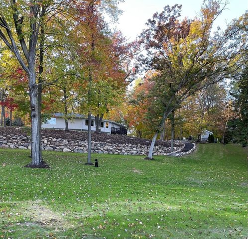 8475 Hidden Bay Trail N, Lake Elmo, MN 55042