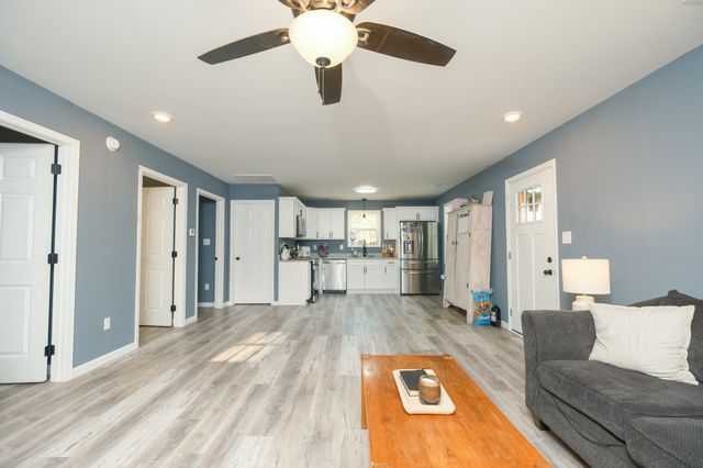 55 Sumerfield Dr, Springville, TN 38256