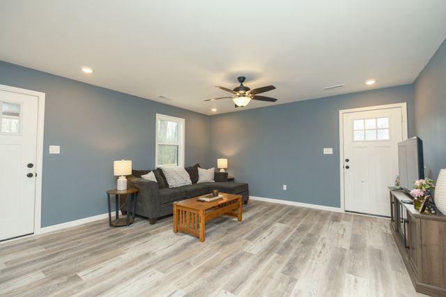 55 Sumerfield Dr, Springville, TN 38256