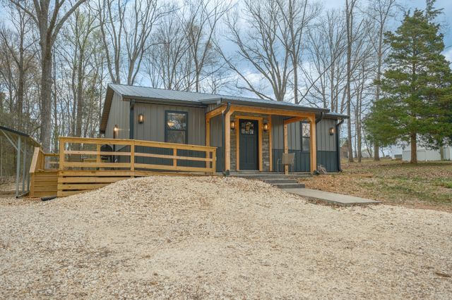 55 Sumerfield Dr, Springville, TN 38256