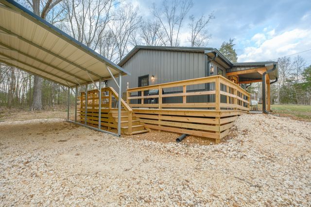 55 Sumerfield Dr, Springville, TN 38256