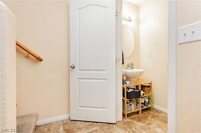 2742 Fountain Vista Lane, Henderson, NV 89074