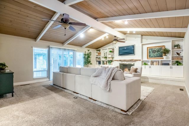 345 N Todd Street, Visalia, CA 93291