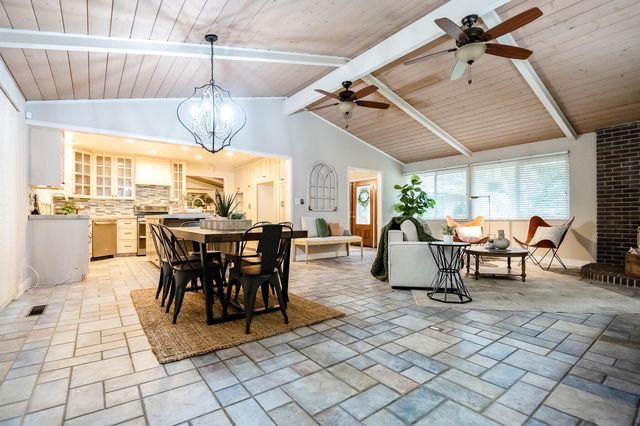 345 N Todd Street, Visalia, CA 93291