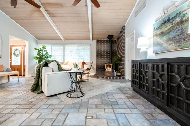 345 N Todd Street, Visalia, CA 93291