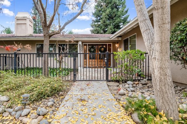 345 N Todd Street, Visalia, CA 93291