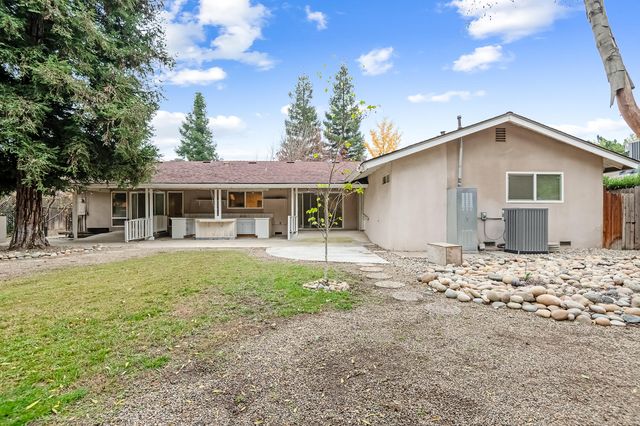 345 N Todd Street, Visalia, CA 93291