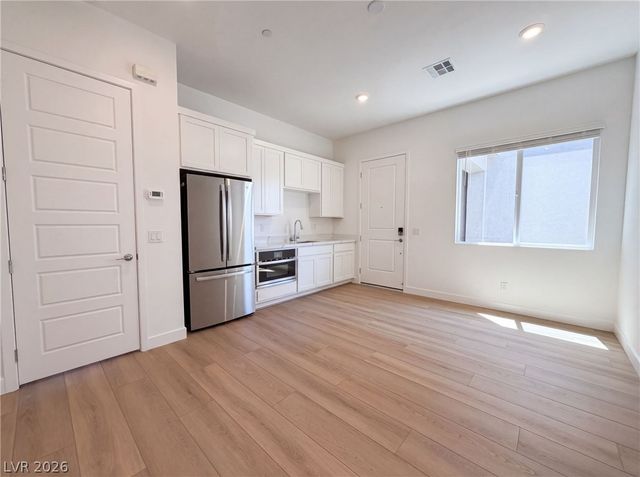 8220 Gusty Brook Street, Las Vegas, NV 89113