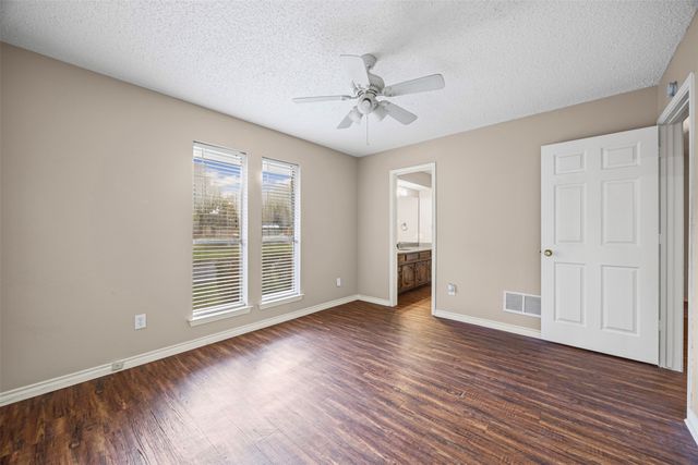 1340 Grand Teton Drive, Desoto, TX 75115