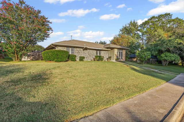 1340 Grand Teton Drive, Desoto, TX 75115