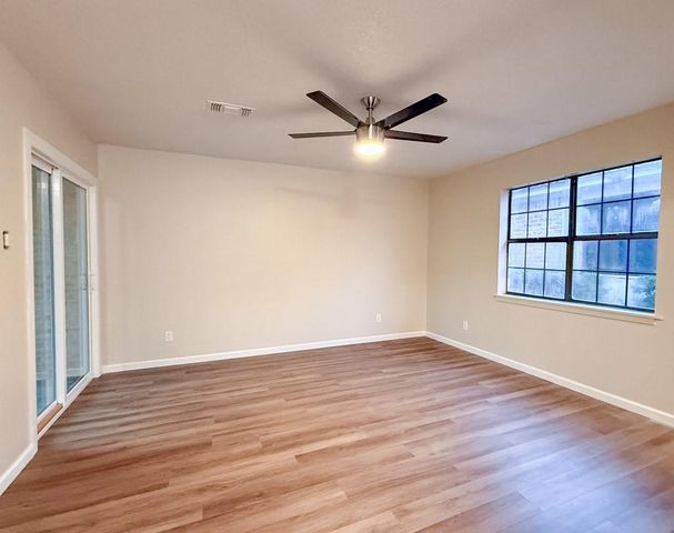 702 S Chappell Hill Street, Brenham, TX 77833