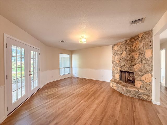 702 S Chappell Hill Street, Brenham, TX 77833