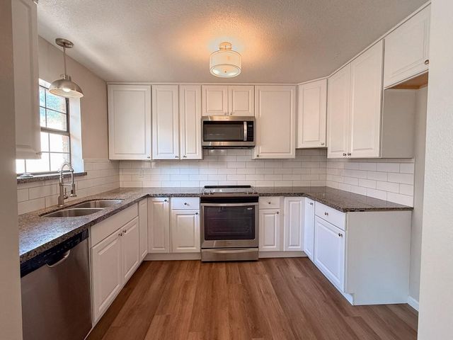 702 S Chappell Hill Street, Brenham, TX 77833