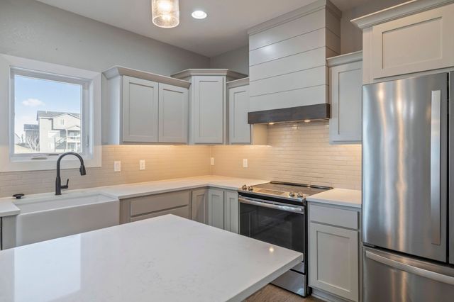 713 35th Street SW, Altoona, IA 50009