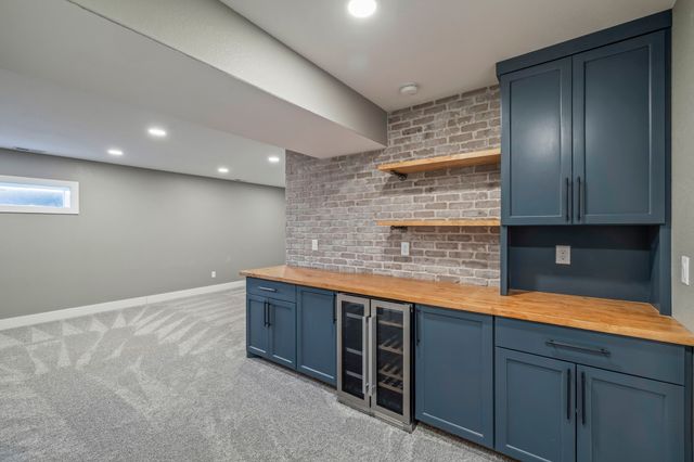 713 35th Street SW, Altoona, IA 50009