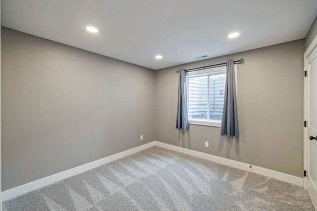 713 35th Street SW, Altoona, IA 50009