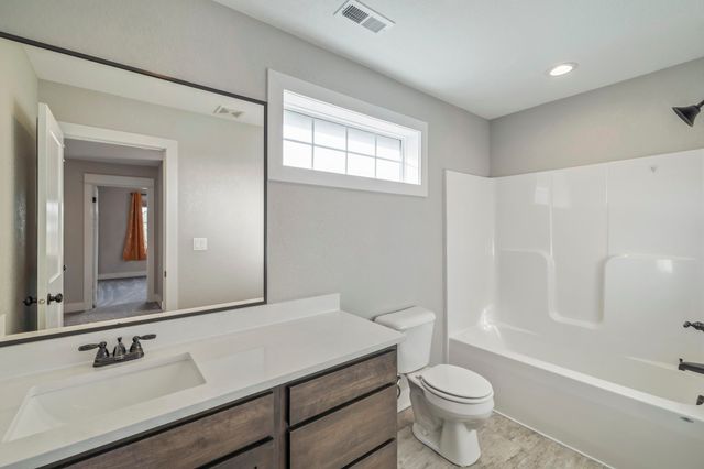 713 35th Street SW, Altoona, IA 50009