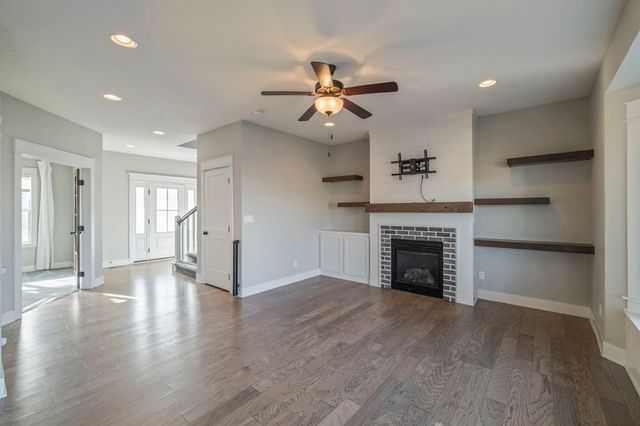 713 35th Street SW, Altoona, IA 50009