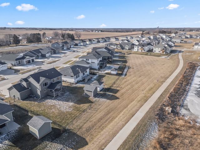 713 35th Street SW, Altoona, IA 50009