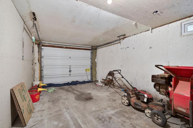 5 Loch Invar Lane, Middletown, NY 10941