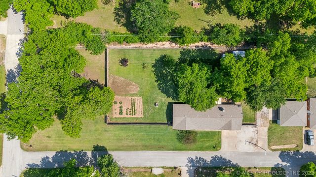 8715 E 170th Street S, Bixby, OK 74008