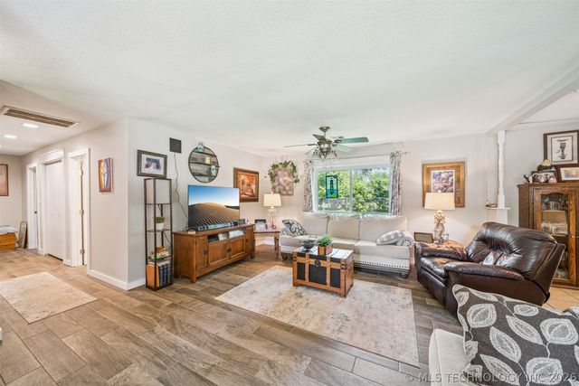 8715 E 170th Street S, Bixby, OK 74008