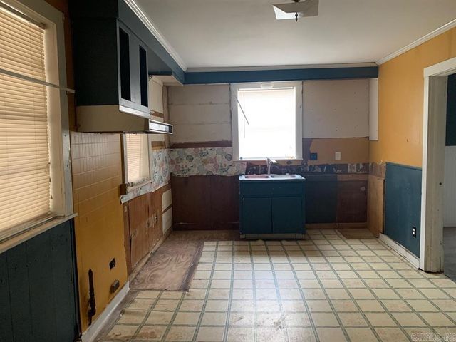 1310 S Porter, Stuttgart, AR 72160