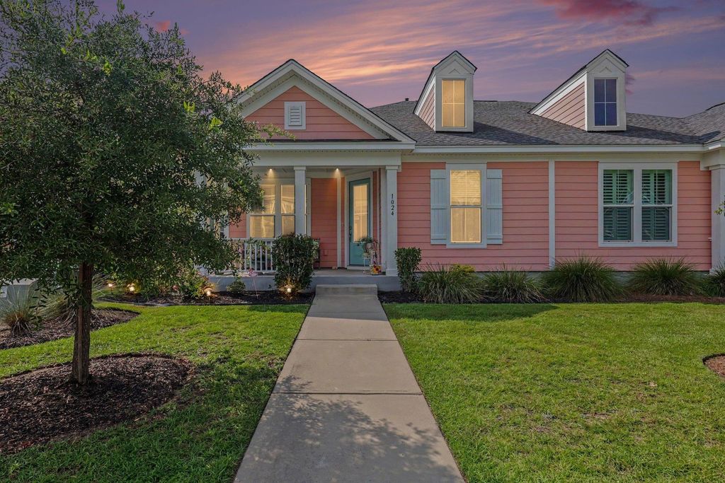 1024 Longwood Bluffs Circle, Murrells Inlet, SC 29576