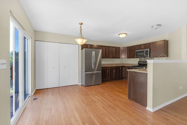 2216 Caton Ridge Drive, Plainfield, IL 60586