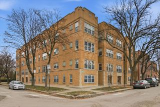 3808 W Belle Plaine Avenue G, Chicago, IL 60618