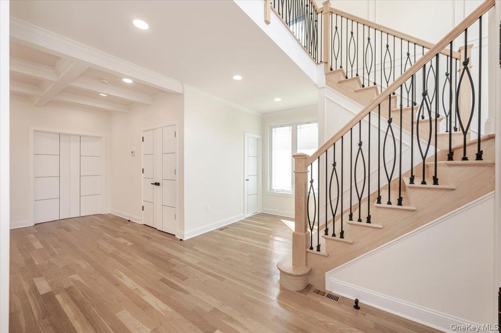 26 Countisbury Avenue, Valley Stream, NY 11580 — photo 3