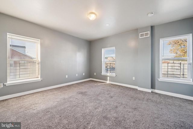 138 N KING ST, Gloucester City, NJ 08030