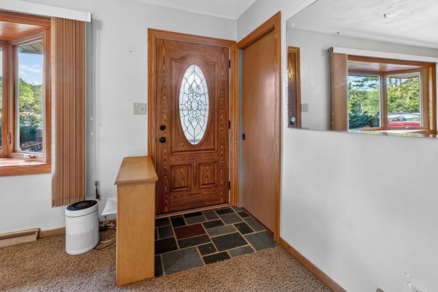 W222N8351 Plainview PARKWAY, Sussex, WI 53089
