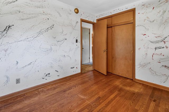 W222N8351 Plainview PARKWAY, Sussex, WI 53089