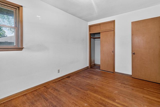 W222N8351 Plainview PARKWAY, Sussex, WI 53089