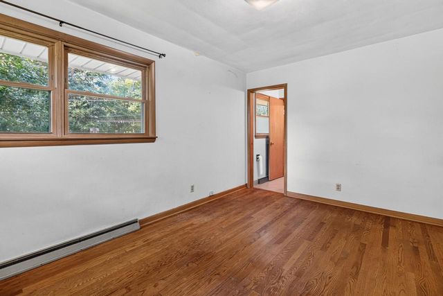W222N8351 Plainview PARKWAY, Sussex, WI 53089