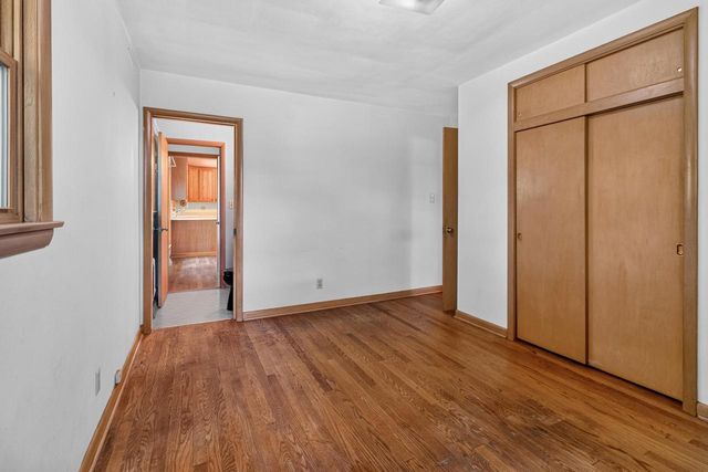 W222N8351 Plainview PARKWAY, Sussex, WI 53089