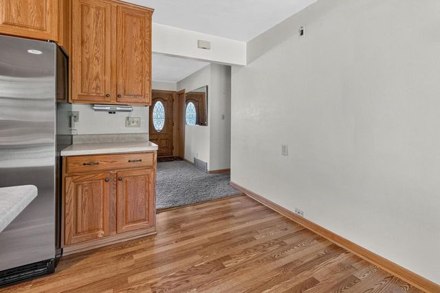 W222N8351 Plainview PARKWAY, Sussex, WI 53089