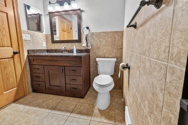 W222N8351 Plainview PARKWAY, Sussex, WI 53089