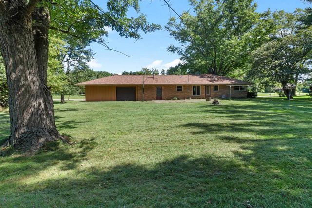 W222N8351 Plainview PARKWAY, Sussex, WI 53089