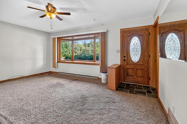 W222N8351 Plainview PARKWAY, Sussex, WI 53089