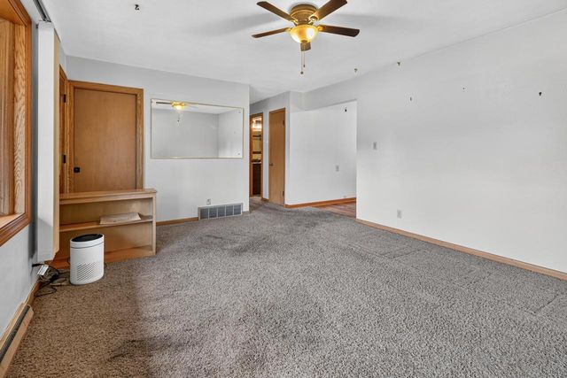 W222N8351 Plainview PARKWAY, Sussex, WI 53089