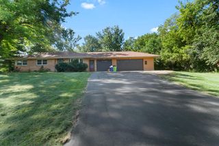 W222N8351 Plainview PARKWAY, Sussex, WI 53089