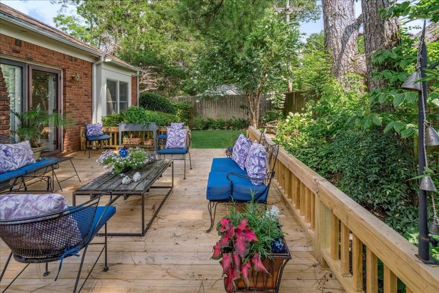 4821 S KINGSGATE PL, Memphis, TN 38117