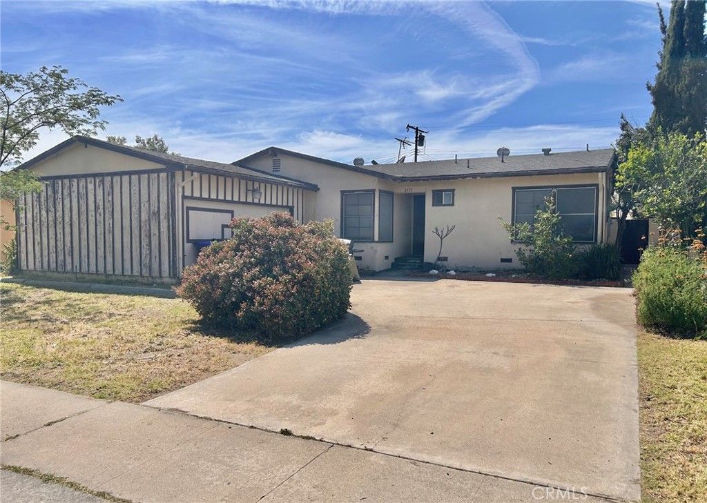 2171 S Spinnaker Street, Anaheim, CA 92802